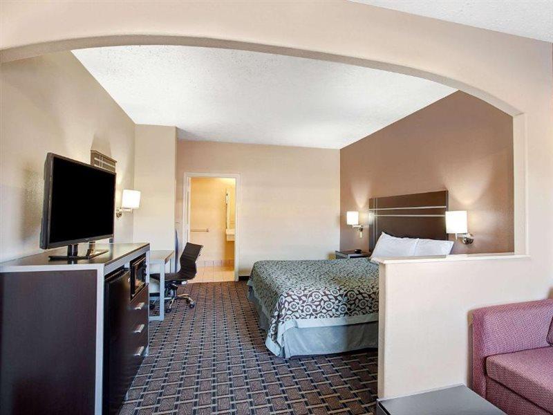 Days Inn & Suites By Wyndham Houston North - Спринг Экстерьер фото
